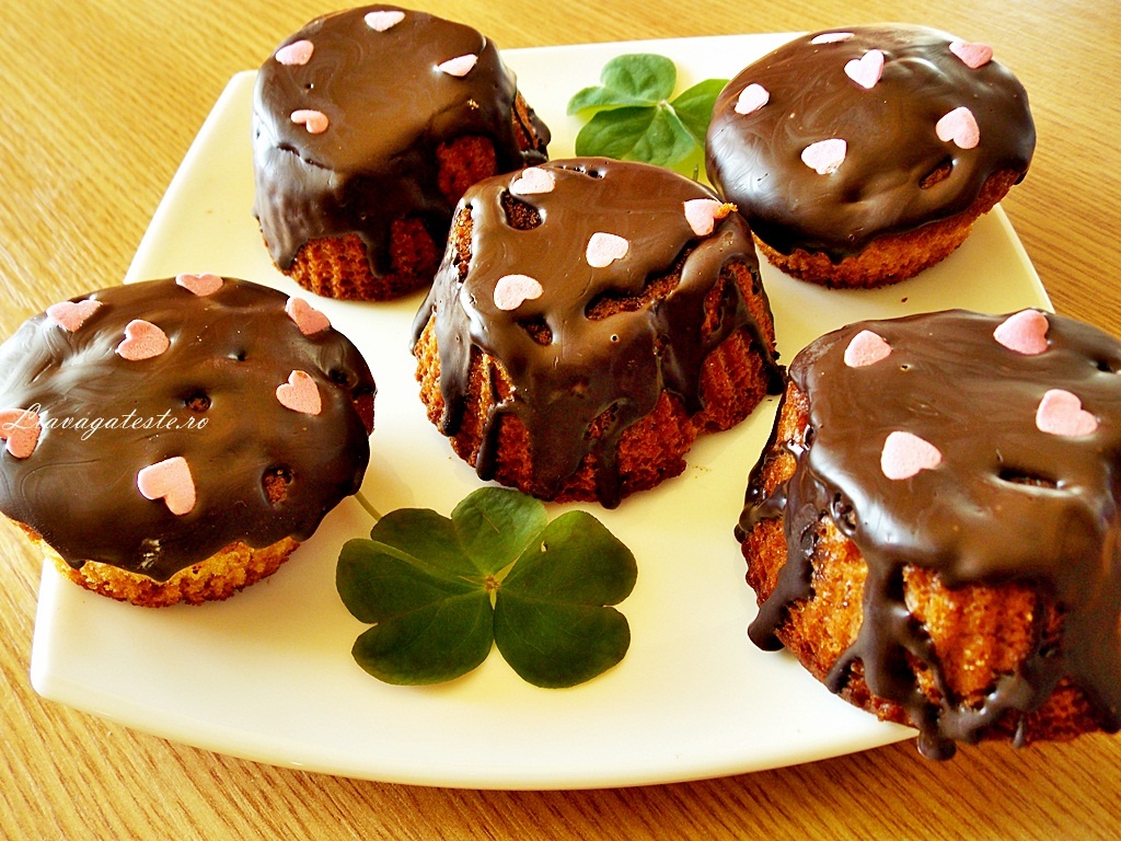 Muffins cu gem de rosii