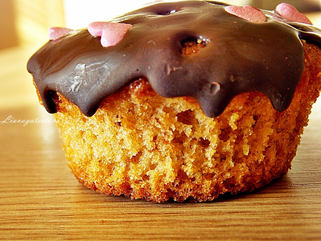 Muffins cu gem de rosii