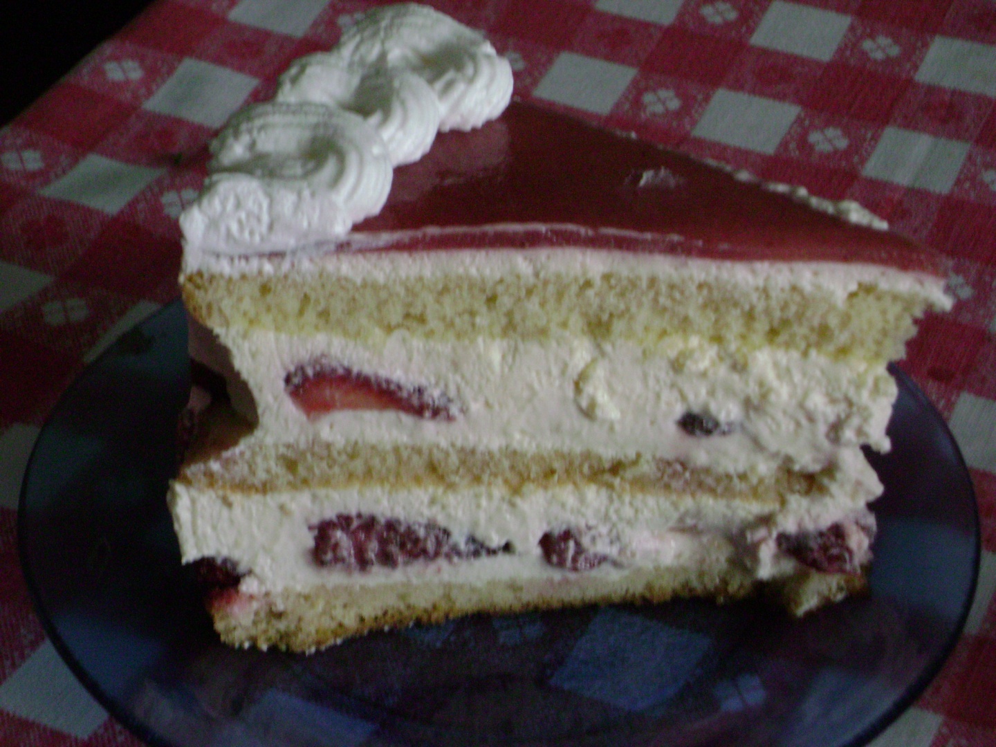 Tort vanilie si capsune