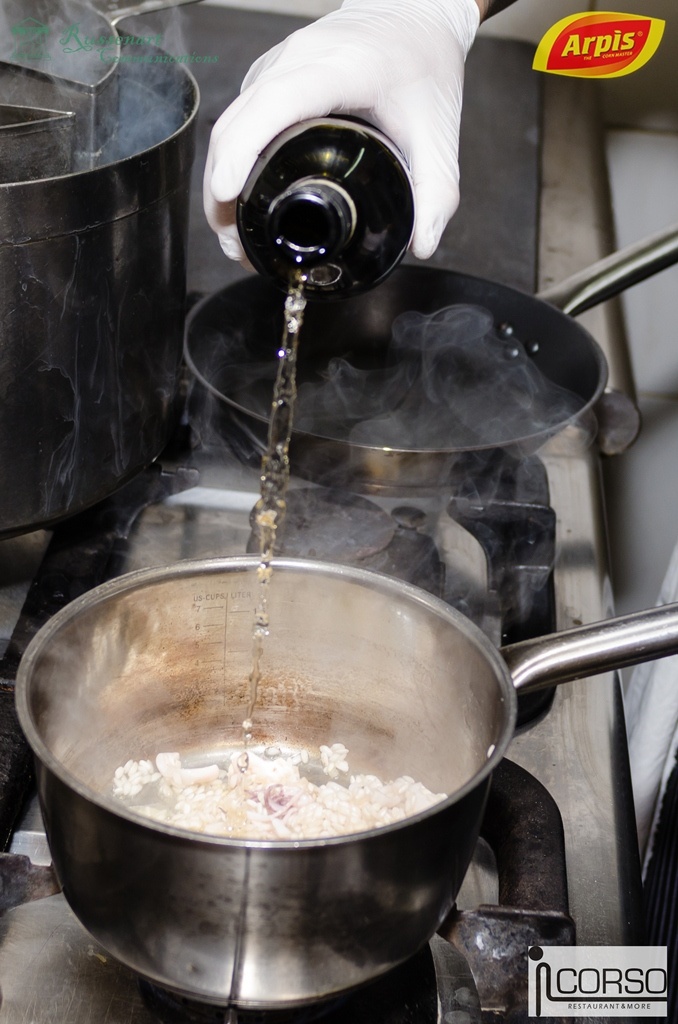 Risotto al negro di seppie