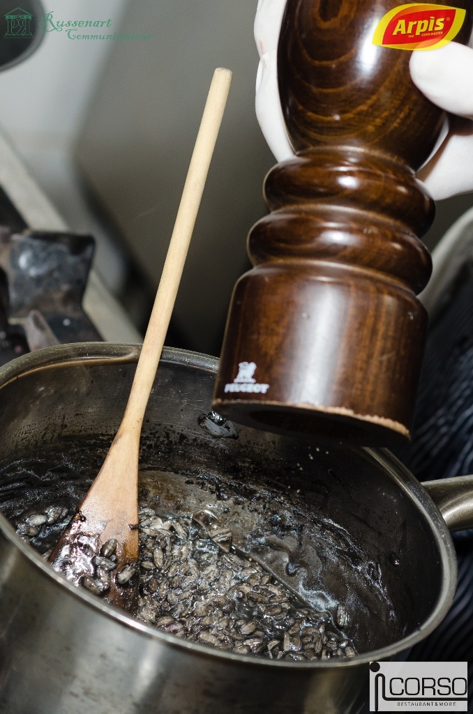 Risotto al negro di seppie