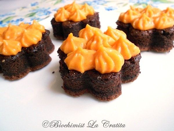 Brownies cu grapefruit goji curd