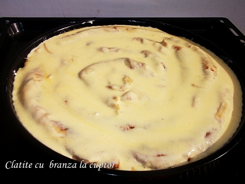 Clatite cu branza la cuptor