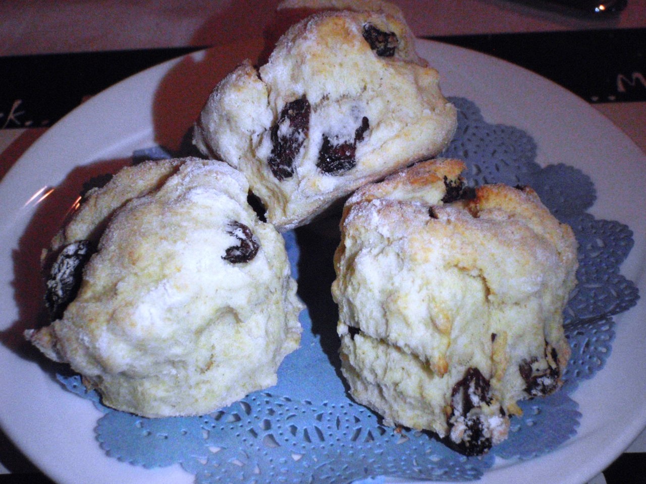Mini scones cu stafide