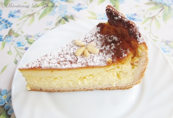 Placinta cu branza si seminte de pin