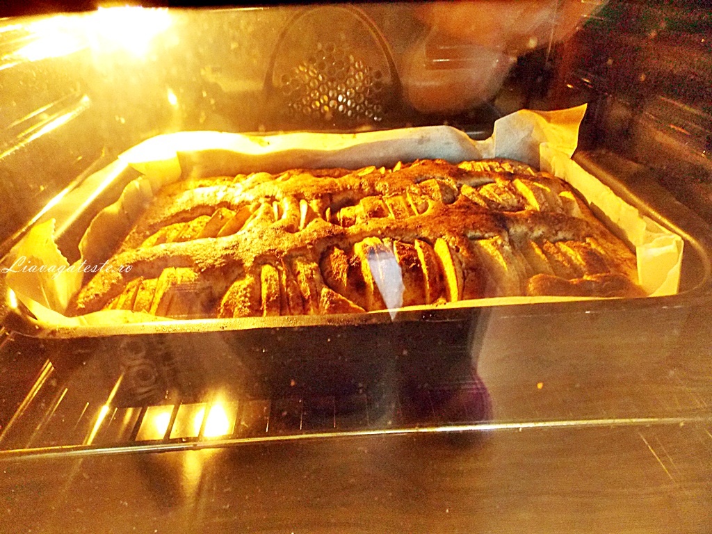 Prajitura cu mere si nuci