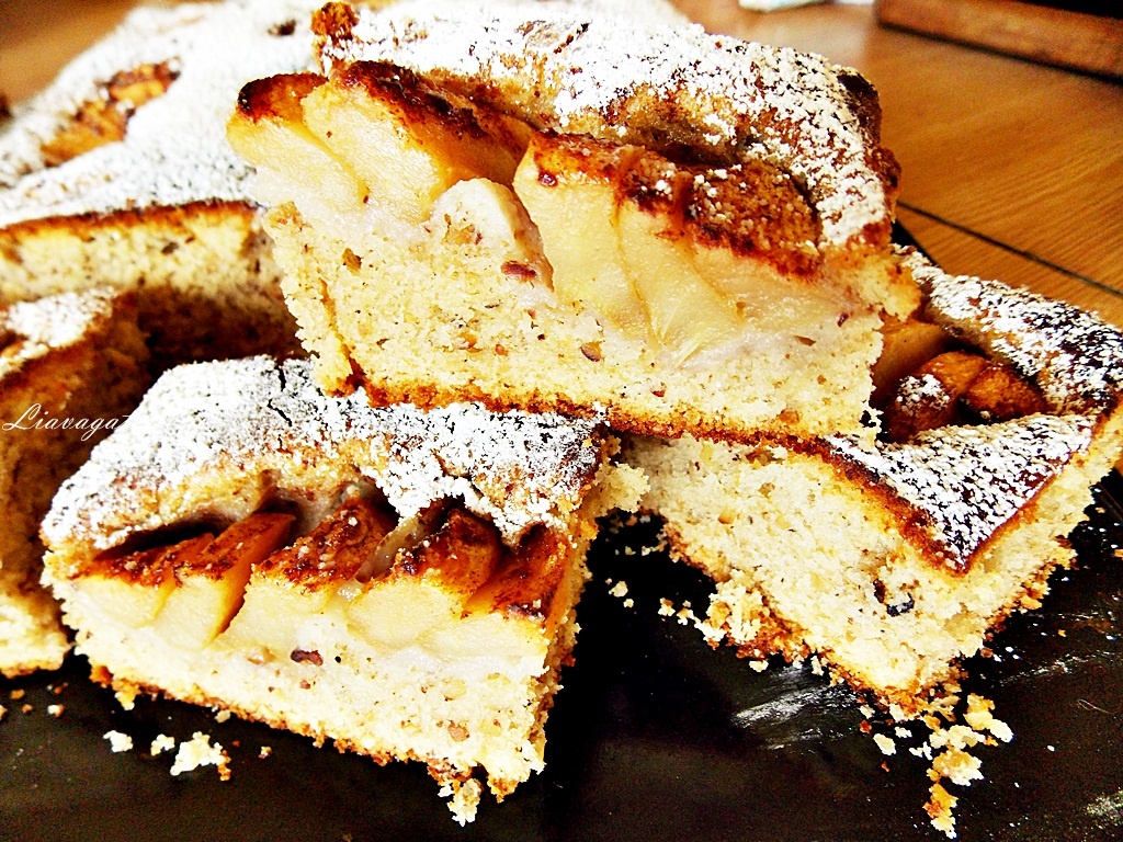 Prajitura cu mere si nuci