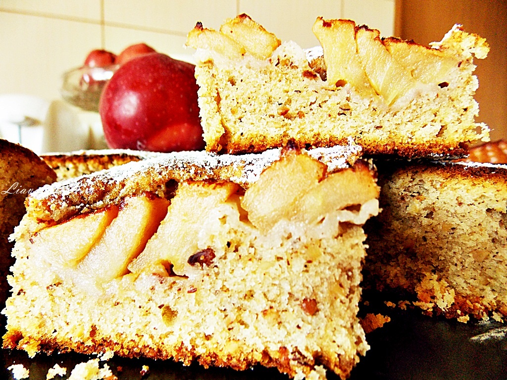 Prajitura cu mere si nuci