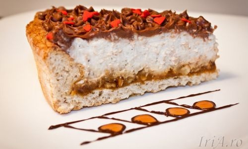Tarta suprema cu nuci si ciocolata