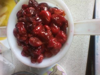 Strudel cu visine sau cirese