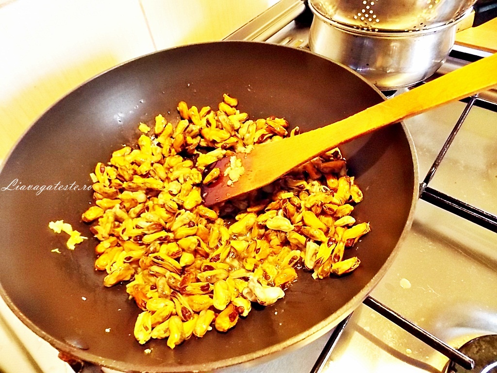 Scoici picante cu crema de branza