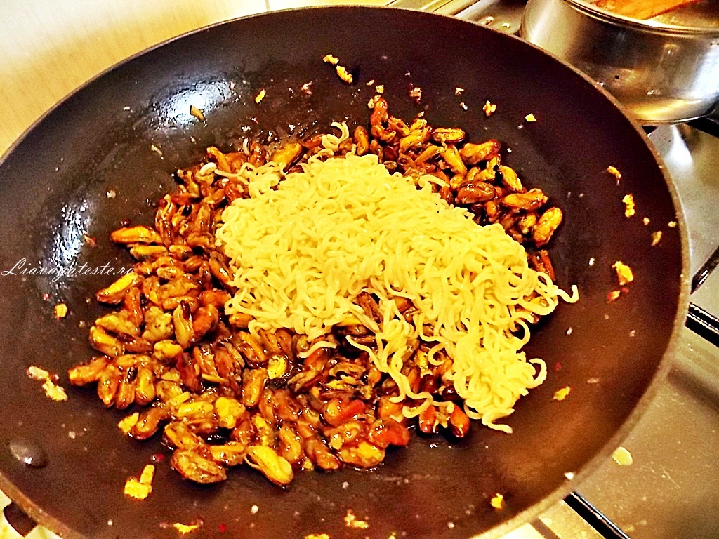 Scoici picante cu crema de branza