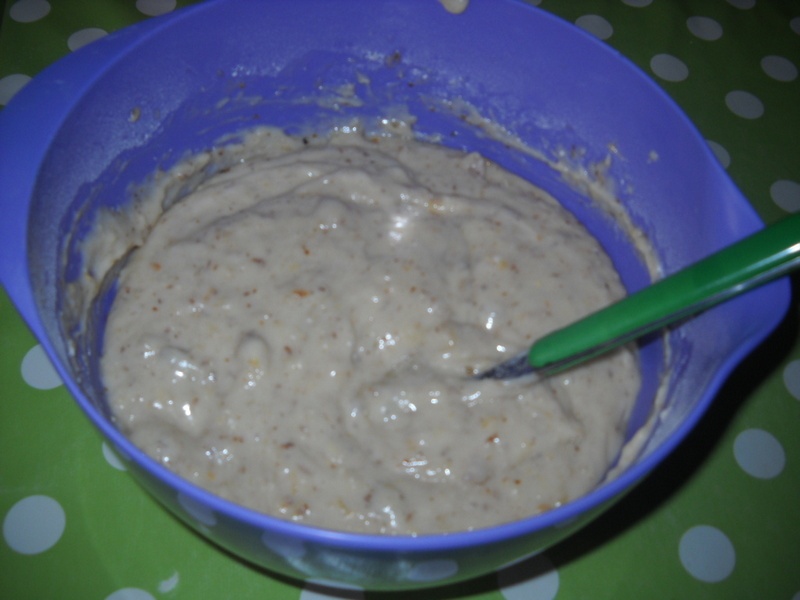 Chec de post cu banane si nuci. Reteta gustoasa, economica si usor de facut