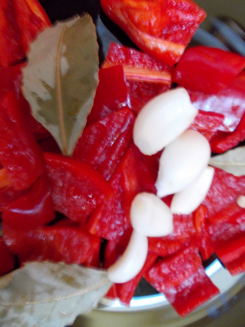 Pui indian cu ardei, curry si dafin