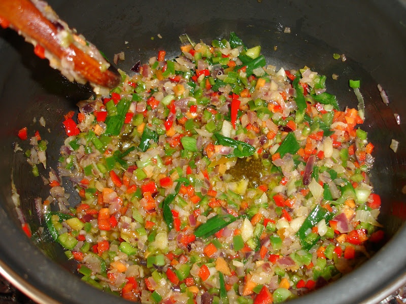 Orez cu ciuperci si legume - reteta sanatoasa si usor de preparat pentru o masa delicioasa