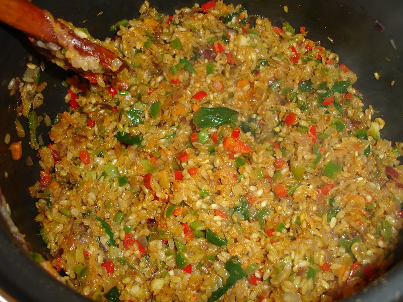 Orez cu ciuperci si legume - reteta sanatoasa si usor de preparat pentru o masa delicioasa