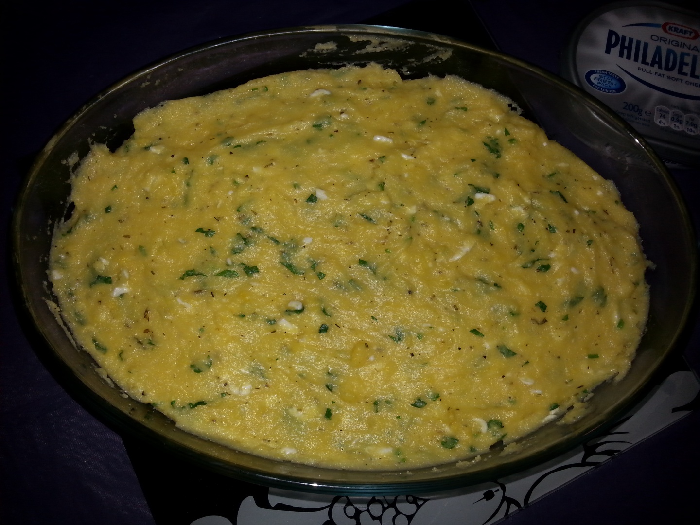 Chipsuri de mamaliga cu crema de branza