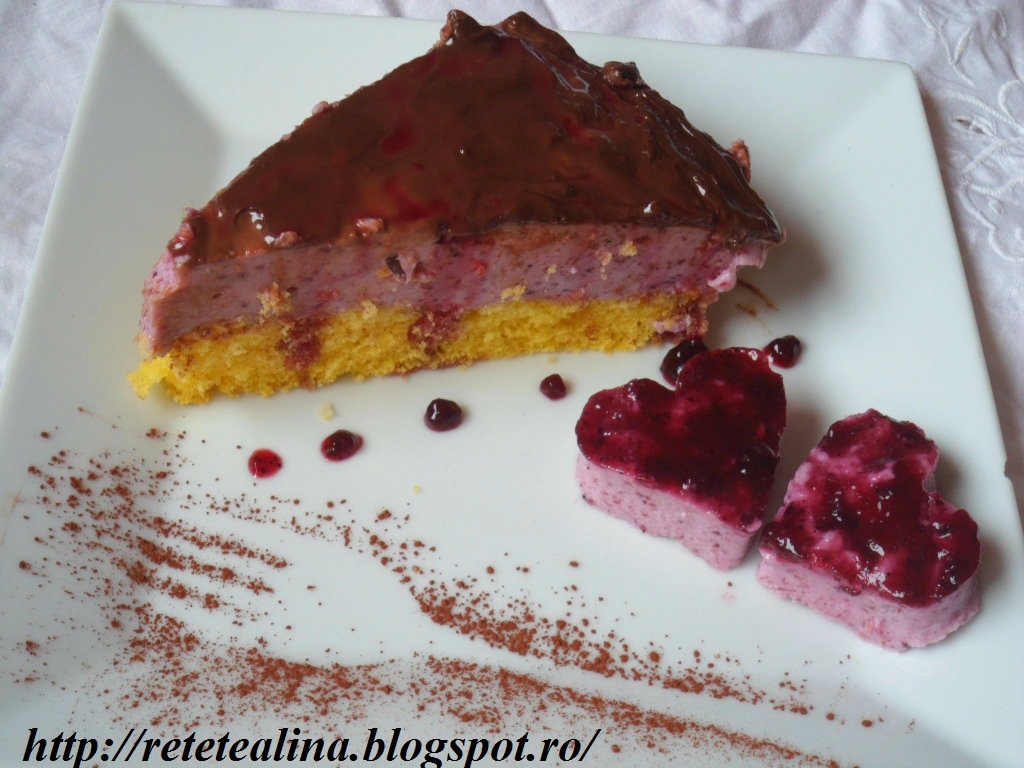 Tort cu iaurt si afine