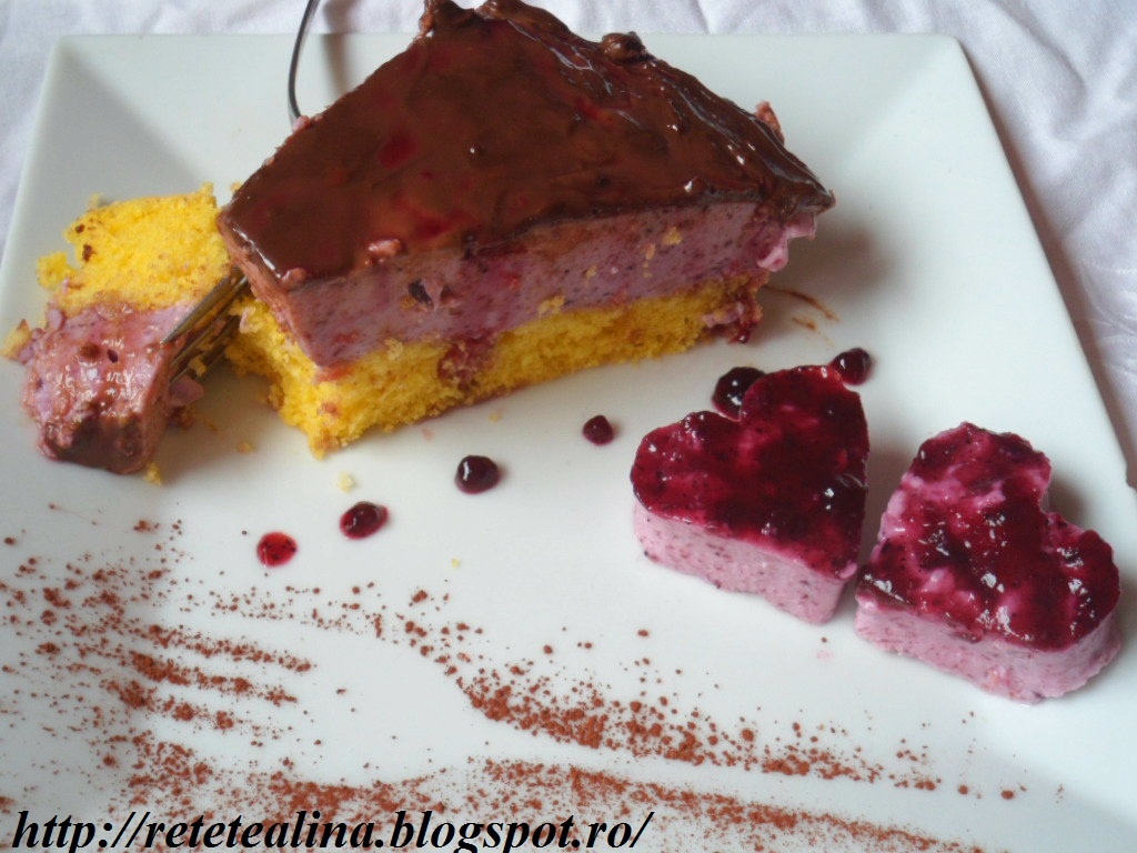 Tort cu iaurt si afine