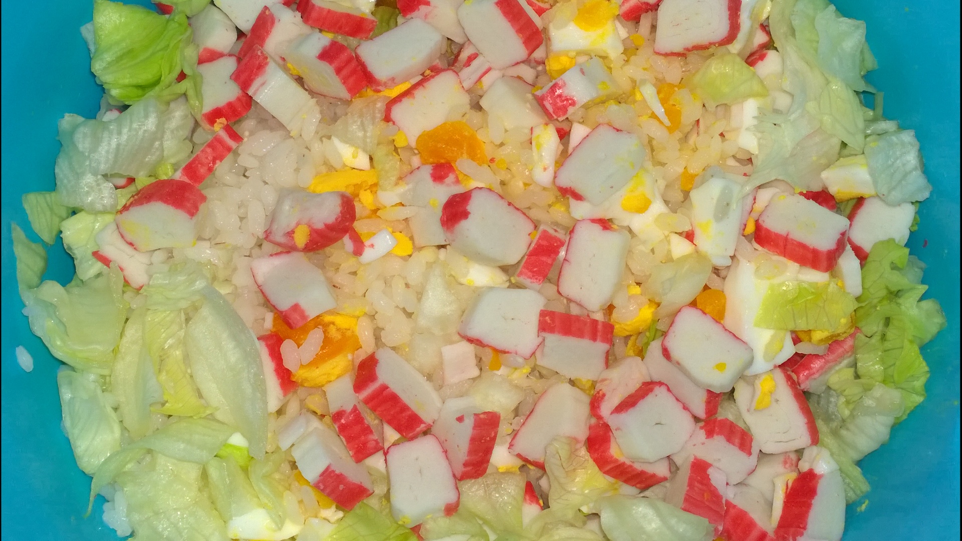 Salata de orez cu surimi