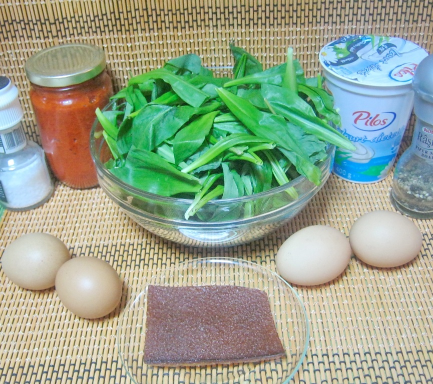 Ciorba de leurda cu ochiuri romanesti