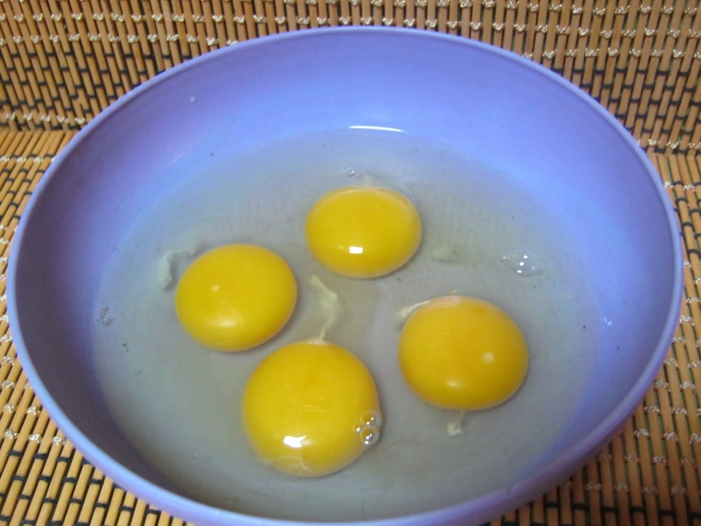 Ciorba de leurda cu ochiuri romanesti