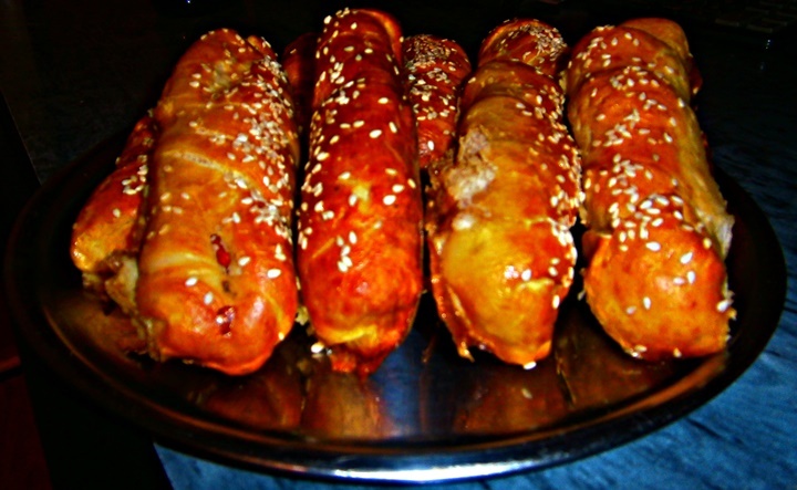 Covridog (crenvursti in aluat)