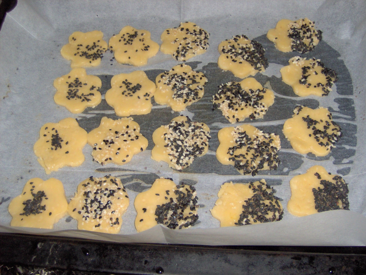 Fursecuri sarate cu parmezan