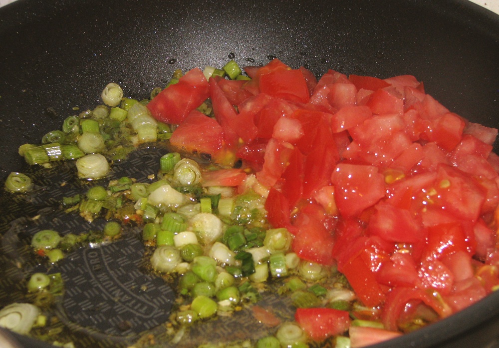 Salata de linte cu rosii sotate