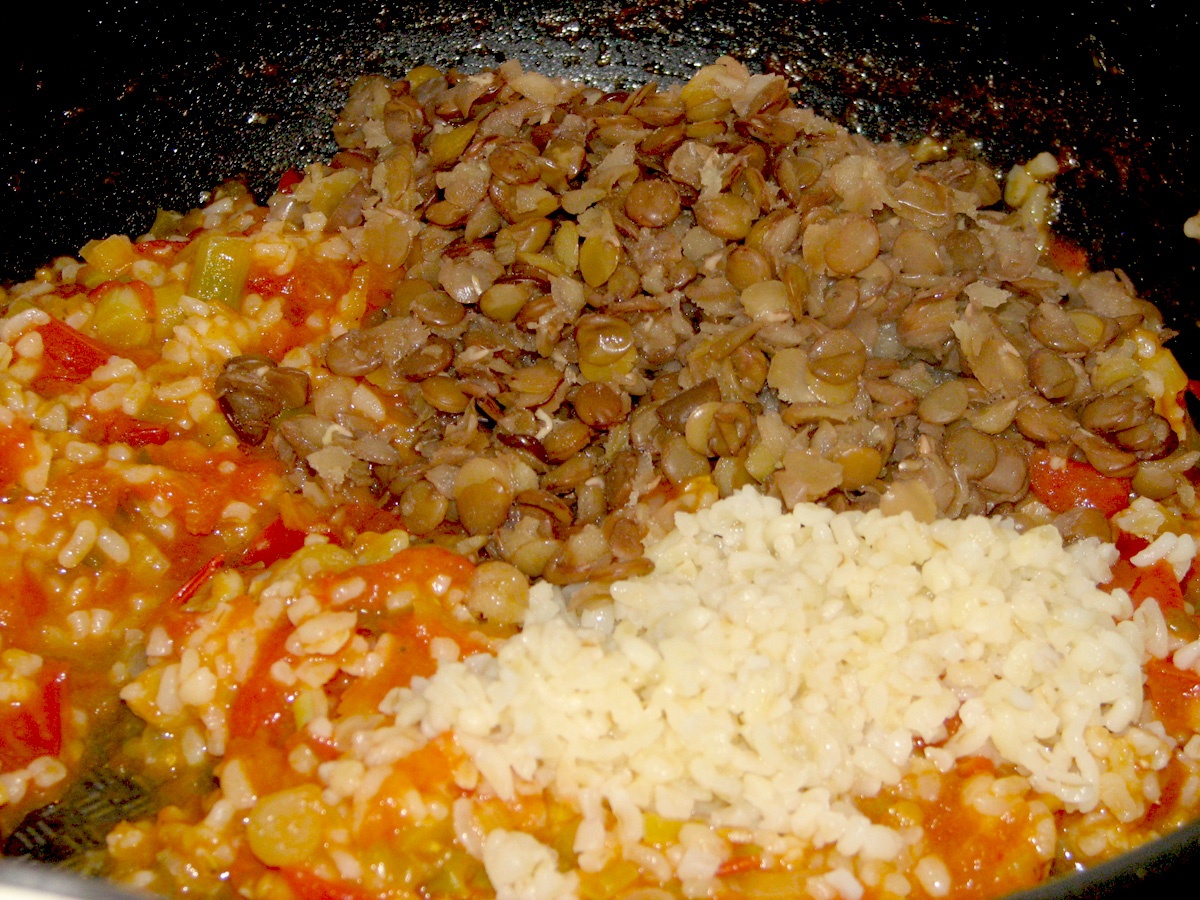 Salata de linte cu rosii sotate