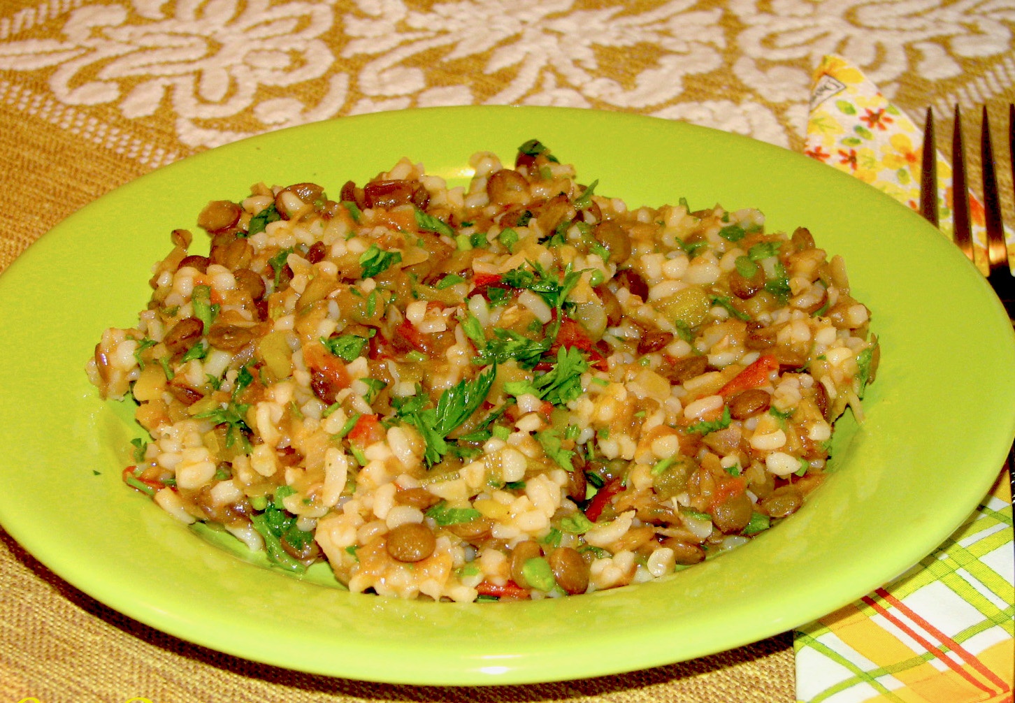 Salata de linte cu rosii sotate