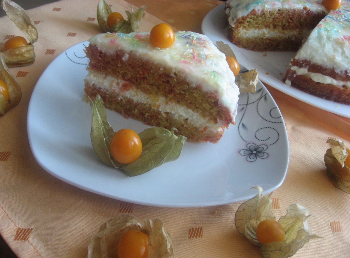 Prajitura fina cu sfecla si crema de branza