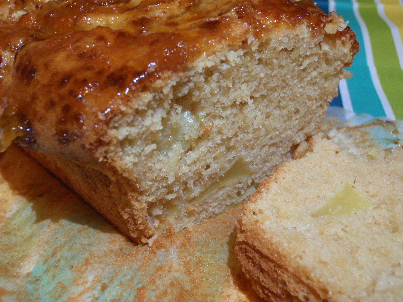 Chec cu mere si glazura de gem