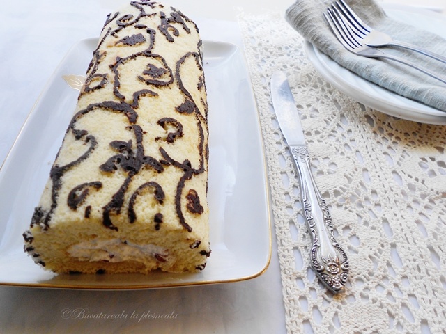 Rulada cu mascarpone, rodie si goji