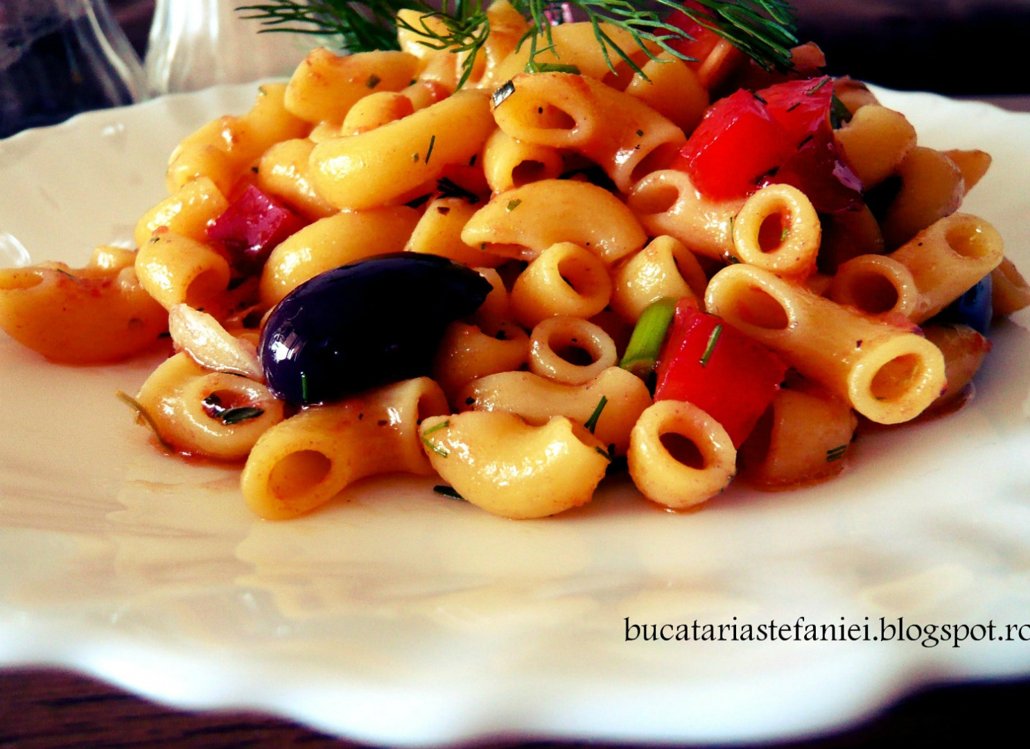 Salata de legume si paste