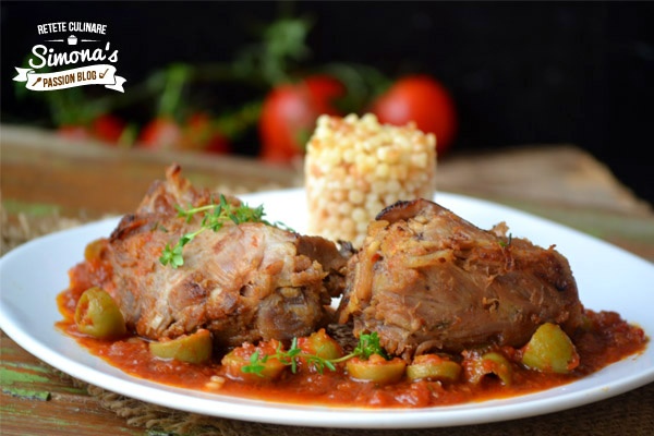 Miel cu masline si sos de ansoa