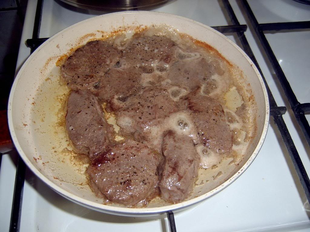 Medalion de caprioara cu sos de mure