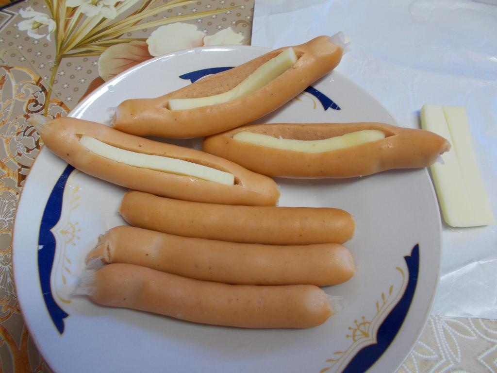 Rulouri de spaghette cu crenvursti