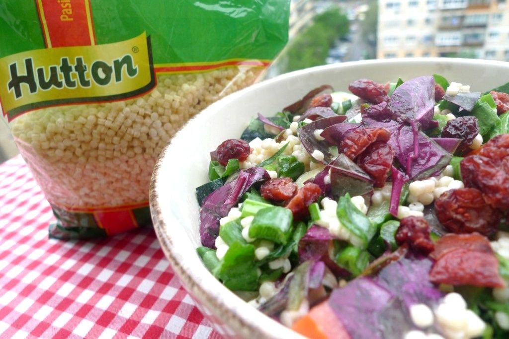 Salată de primăvară cu cuşcuş