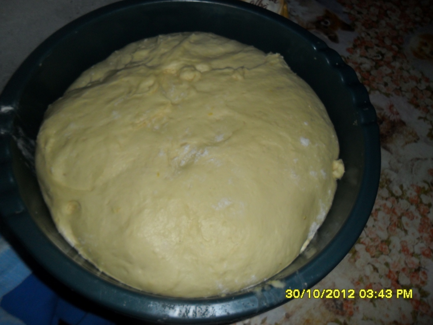 Cozonac pufos  cu nuca