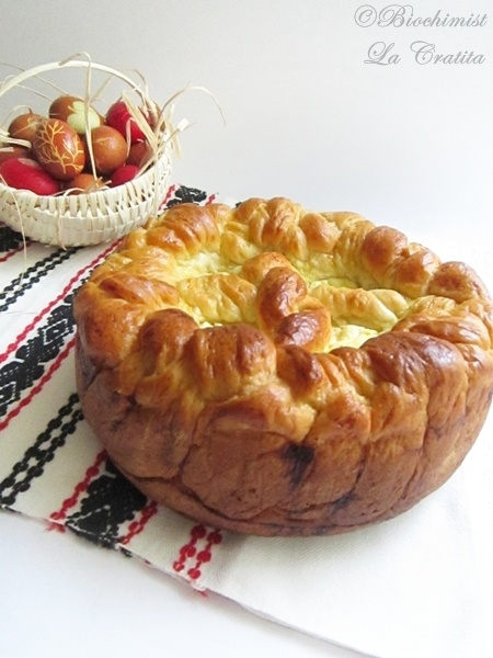 Pasca cu aluat de cozonac