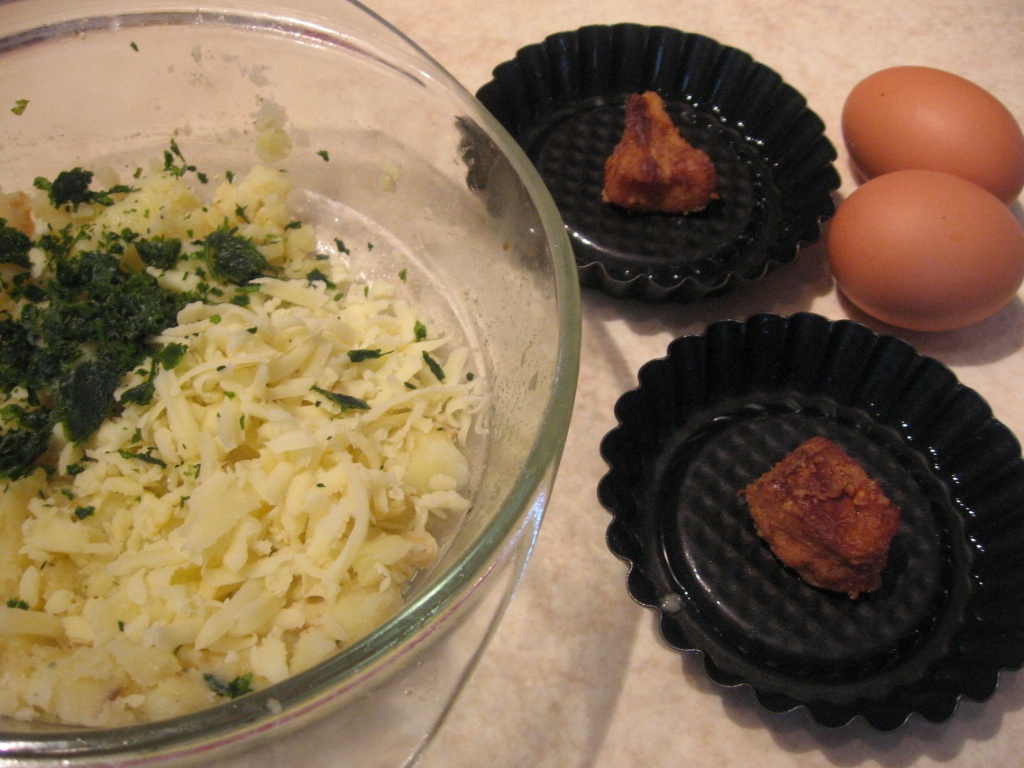 Oua ochiuri in cuib de cartofi si cascaval