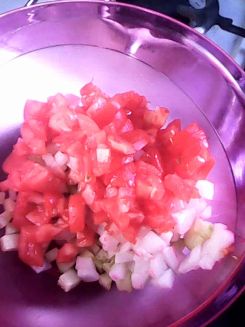 Salata de cruditati cu telemea de capra si smantana