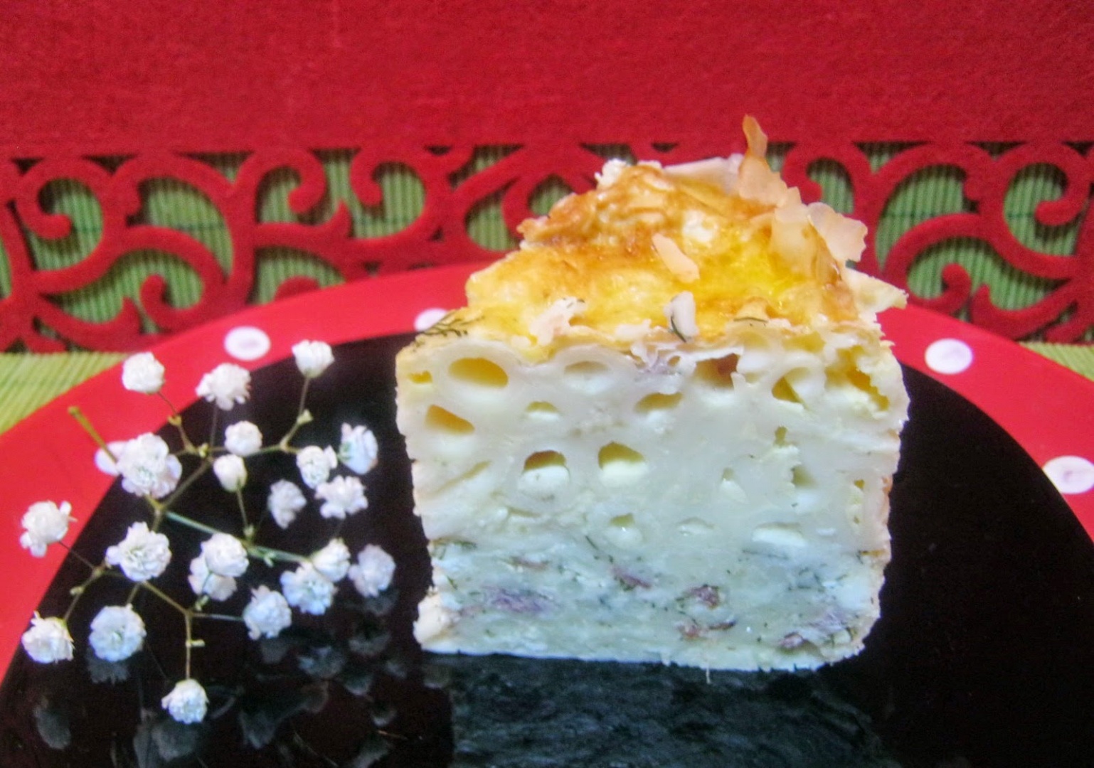 Pastitsio cu branza sunca si sos bechamel