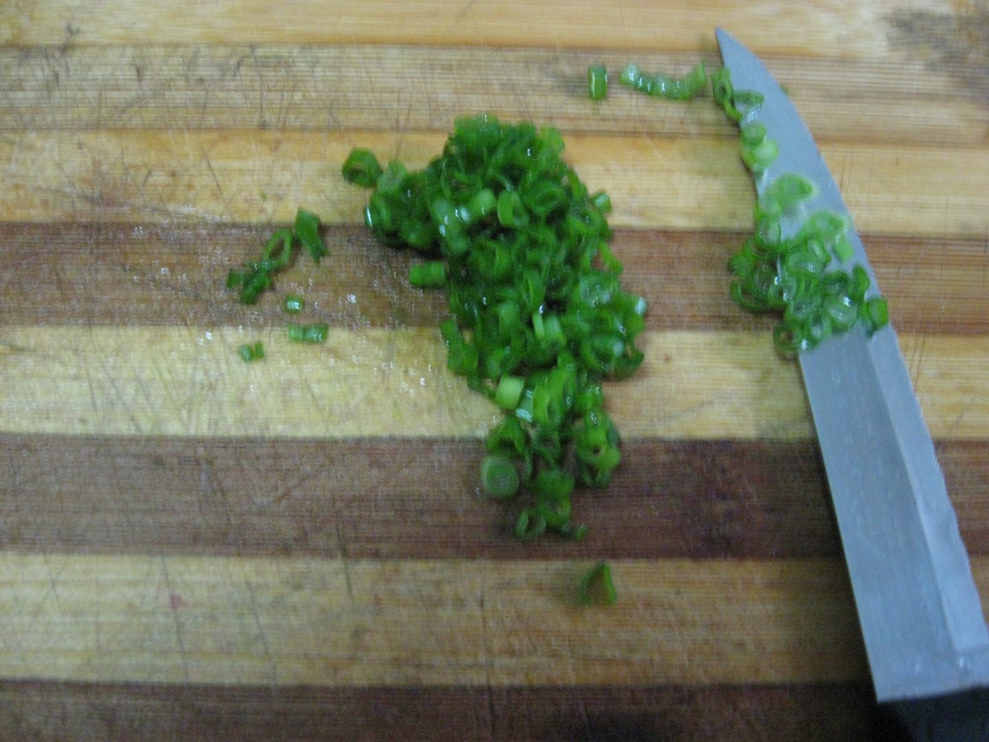 ŞALĂU CU MAIONEZĂ ŞI OUĂ DE PREPELIŢĂ