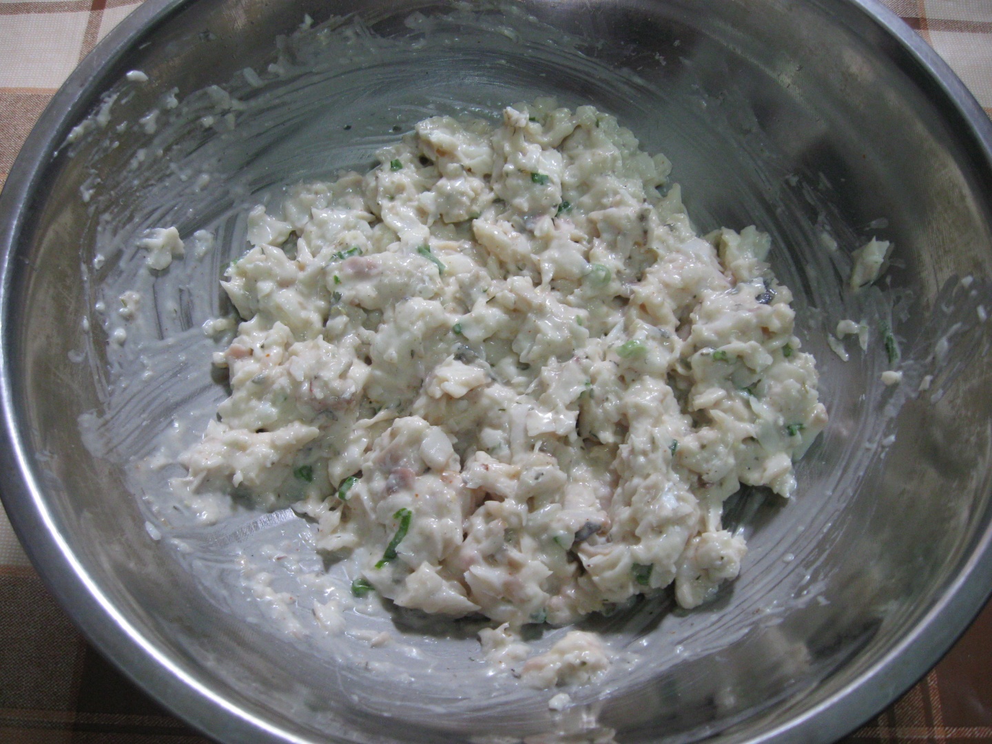 ŞALĂU CU MAIONEZĂ ŞI OUĂ DE PREPELIŢĂ