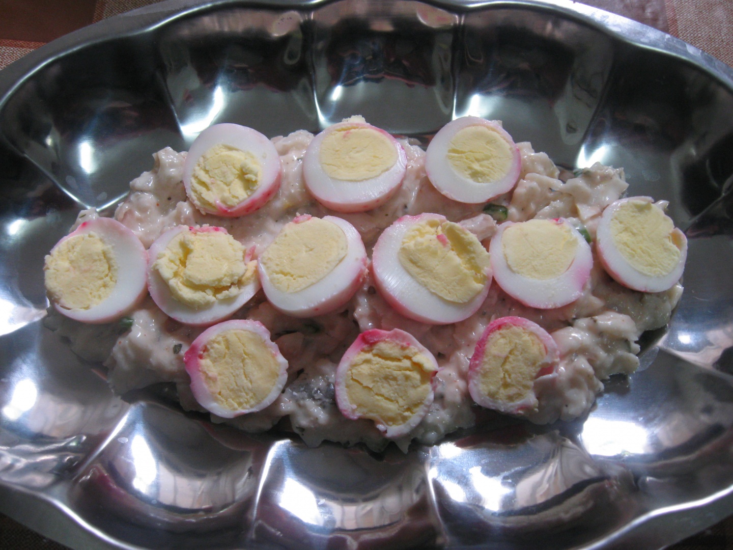 ŞALĂU CU MAIONEZĂ ŞI OUĂ DE PREPELIŢĂ