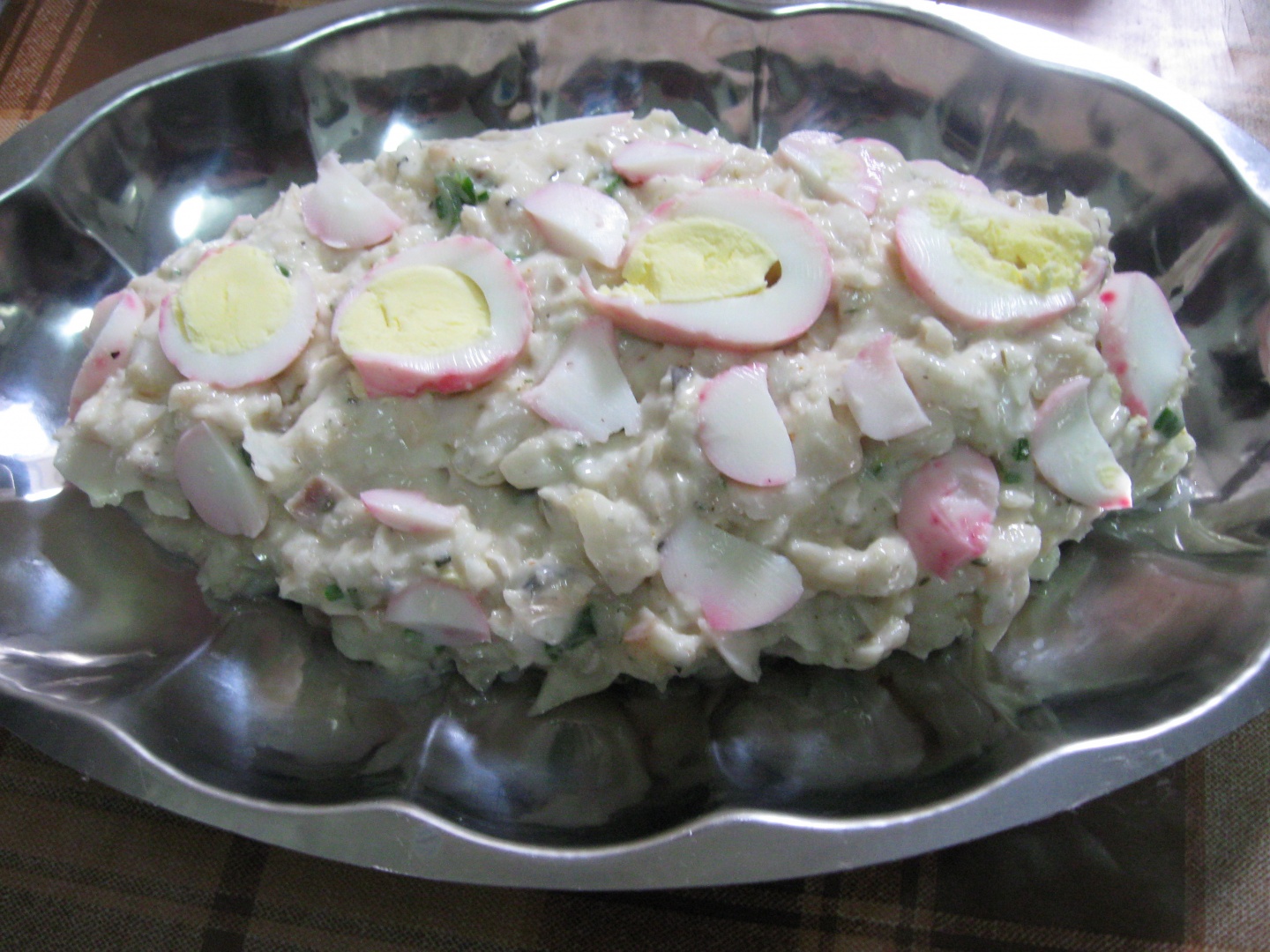 ŞALĂU CU MAIONEZĂ ŞI OUĂ DE PREPELIŢĂ