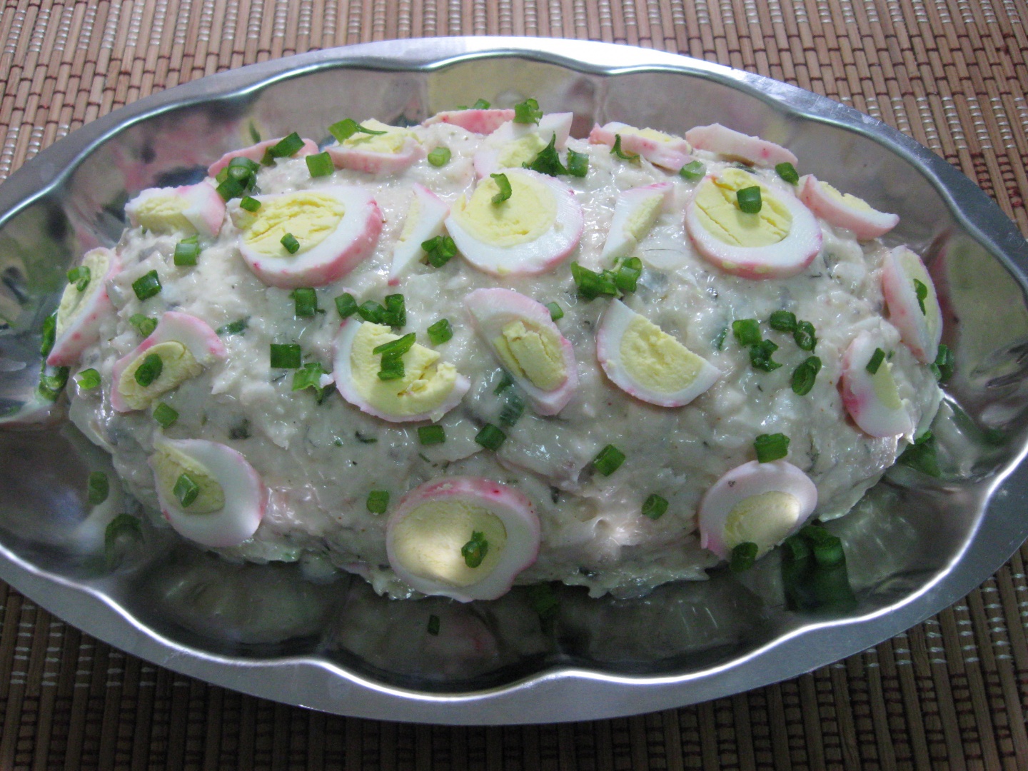 ŞALĂU CU MAIONEZĂ ŞI OUĂ DE PREPELIŢĂ