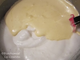 Tort cu struguri, nuci si crema de branza